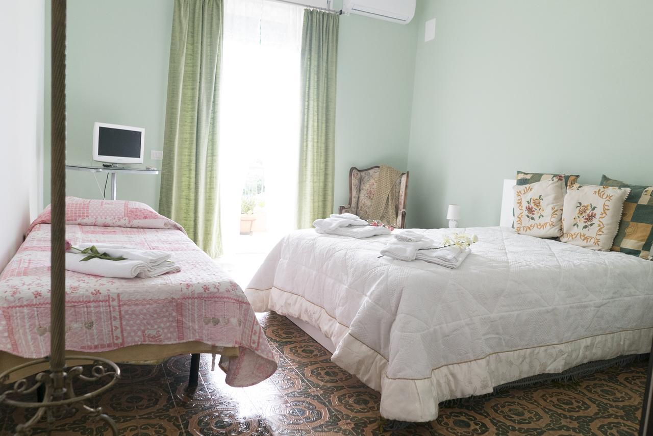 B&B Belli Di Nonna Salerno Buitenkant foto